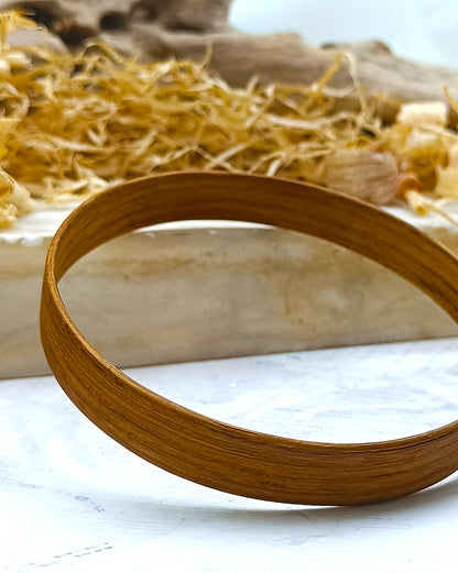 Wooden bented Bracel - The European Oak Bangle
