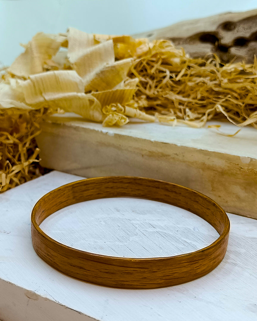 Wooden bented Bracel - The European Oak Grand Bangle