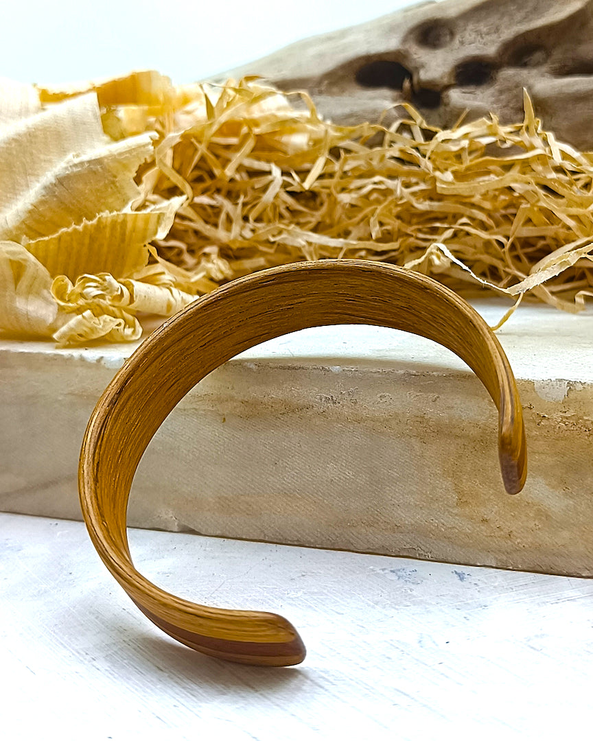 Wooden bented Bracel - The Oak Stripe Cuff