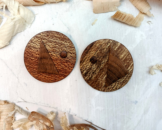 Round stud earrings  "The Oak Crown" from Meranti, Iroko and Oak wood