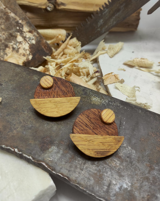 Round stud earrings "Sunrise Over the Ocean" from Meranti, Pine and Oak wood