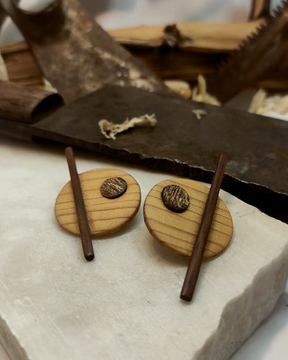 Round stud earrings "The Guiding Line" from Pine, Iroko and Meranti wood