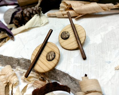 Round stud earrings "The Guiding Line" from Pine, Iroko and Meranti wood