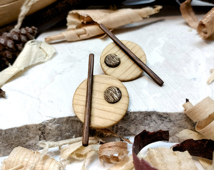 Round stud earrings "The Guiding Line" from Pine, Iroko and Meranti wood
