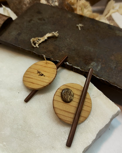 Round stud earrings "The Guiding Line" from Pine, Iroko and Meranti wood