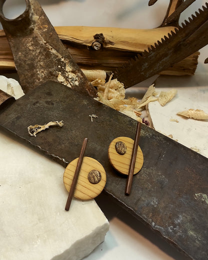 Round stud earrings "The Guiding Line" from Pine, Iroko and Meranti wood