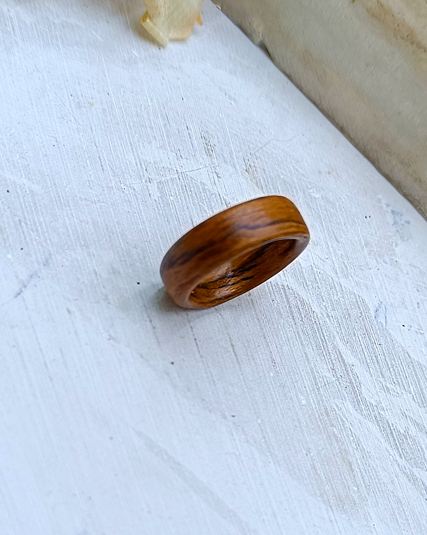 Wooden bented Ring - The Rustic Shadow Band