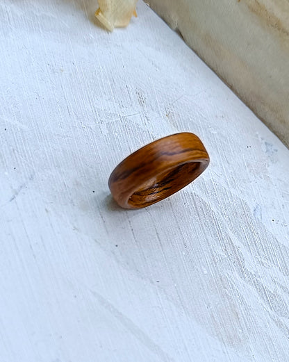 Wooden bented Ring - The Rustic Shadow Band