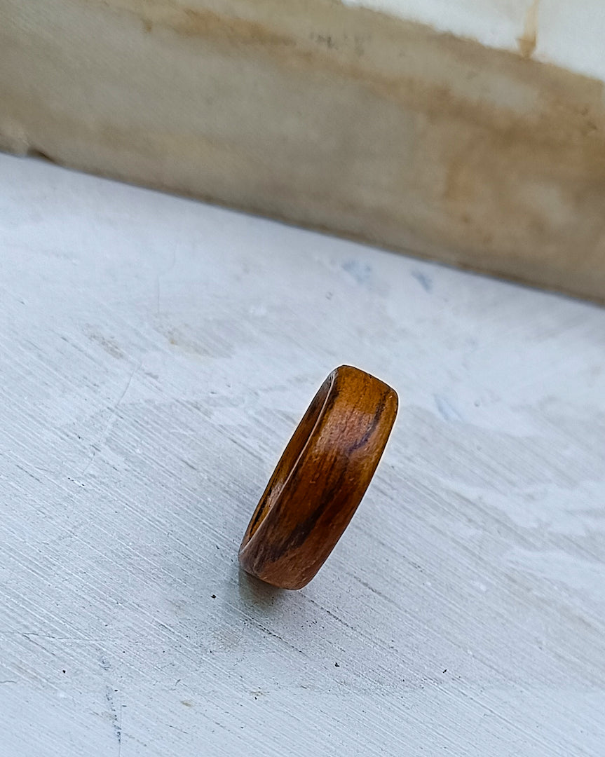 Wooden bented Ring - The Rustic Shadow Band