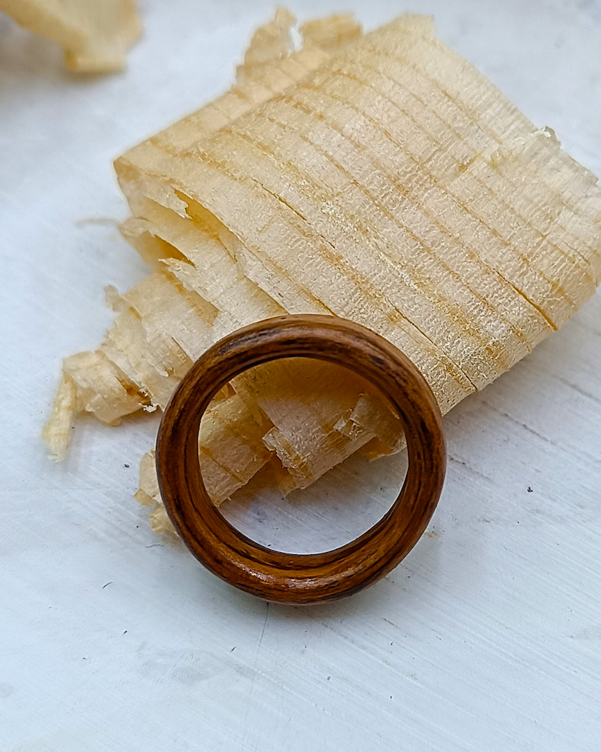 Wooden bented Ring - The Rustic Shadow Band