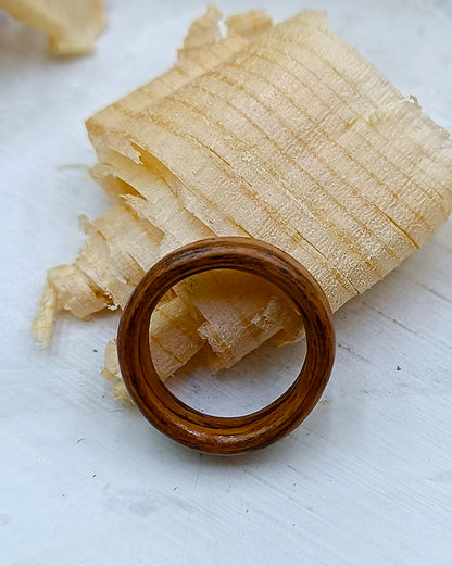 Wooden bented Ring - The Rustic Shadow Band