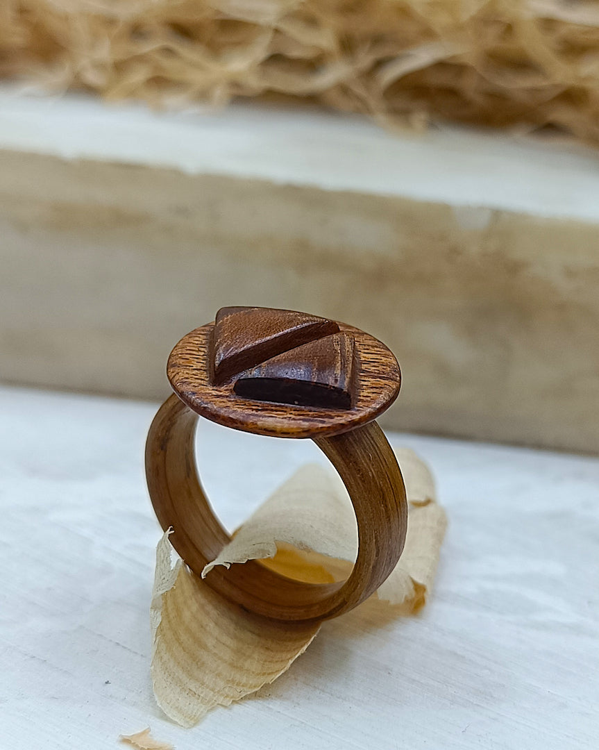 Wooden bented Ring - The Geometric Compass