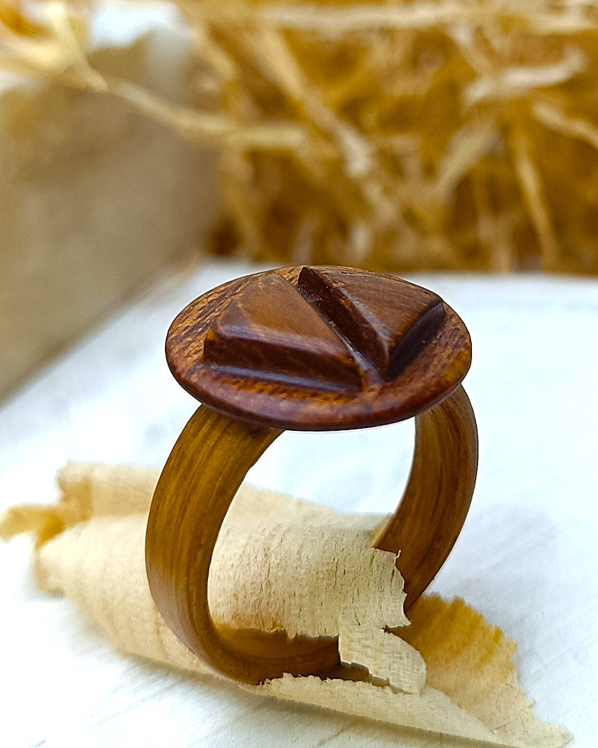 Wooden bented Ring - The Geometric Compass